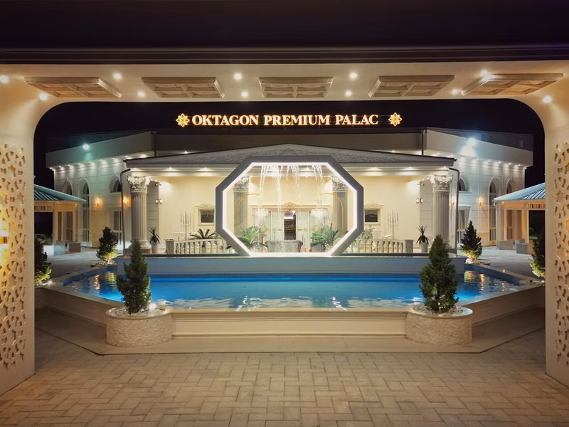 Oktagon Premium Palace , Теново